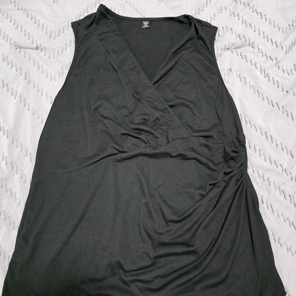 SHEIN Black Sleeveless Wrap Tank Top